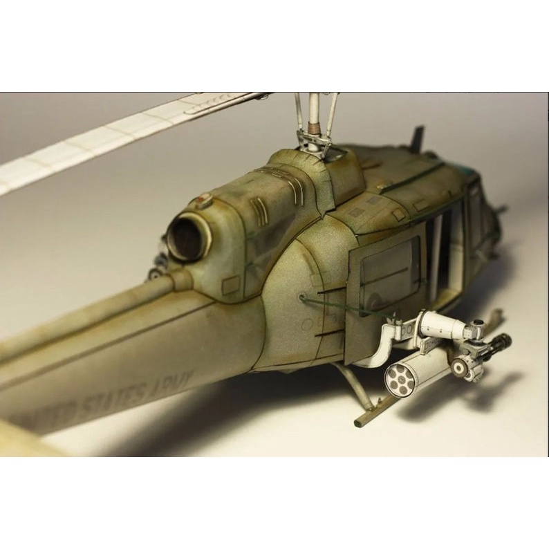 Bộ kit mô hình giấy 3D Máy bay trực thăng
Bell UH-1 Iroquois