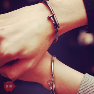 Vòng tay titanium đinh không đen BH354