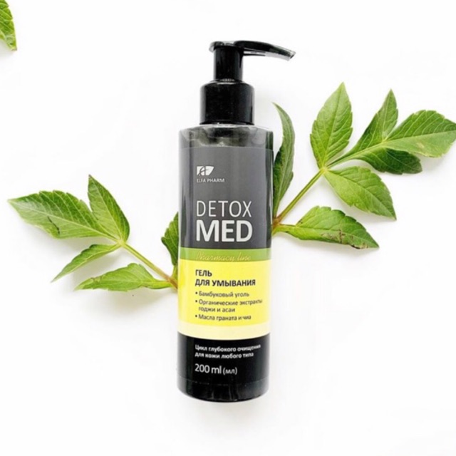 Gel rửa mặt than tre hoạt tính Detox Med 200ml