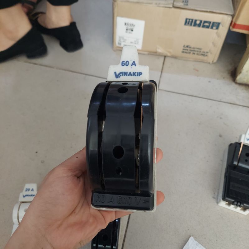Cầu dao đảo chiều Vinakip 30A/ 60A
