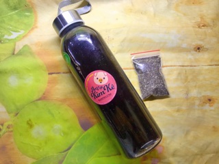 Nước cốt trái cây kèm hạt chia