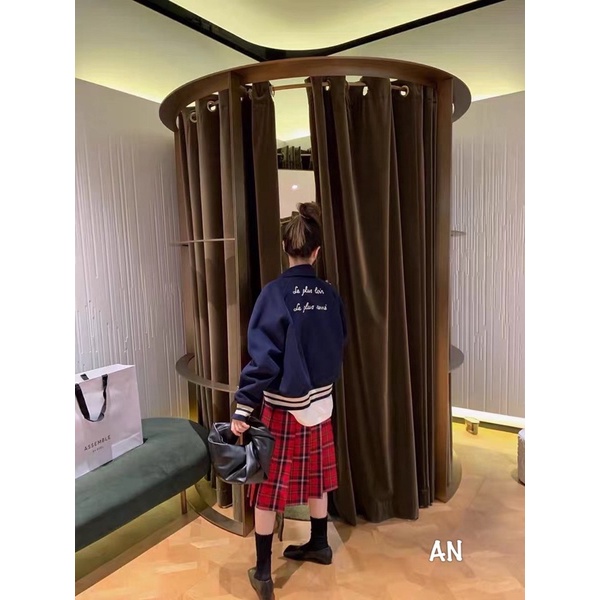 Áo bomber xanh viền nhung kẻ tay