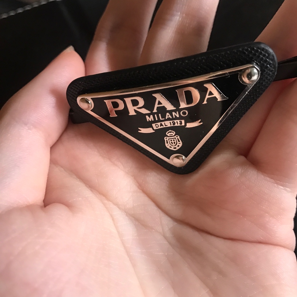 Trâm Cài Áo Kim Loại Mới Trong Rừng