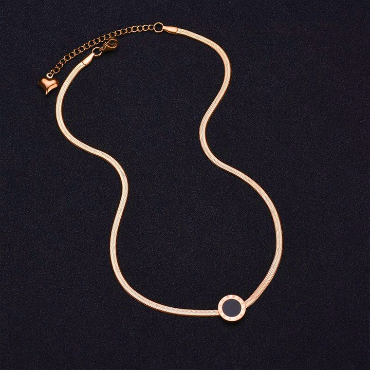 Dây chuyền titan kiểu mì dẹp mặt la mã màu hồng siêu đẹp, bền màu , hợp thời trang