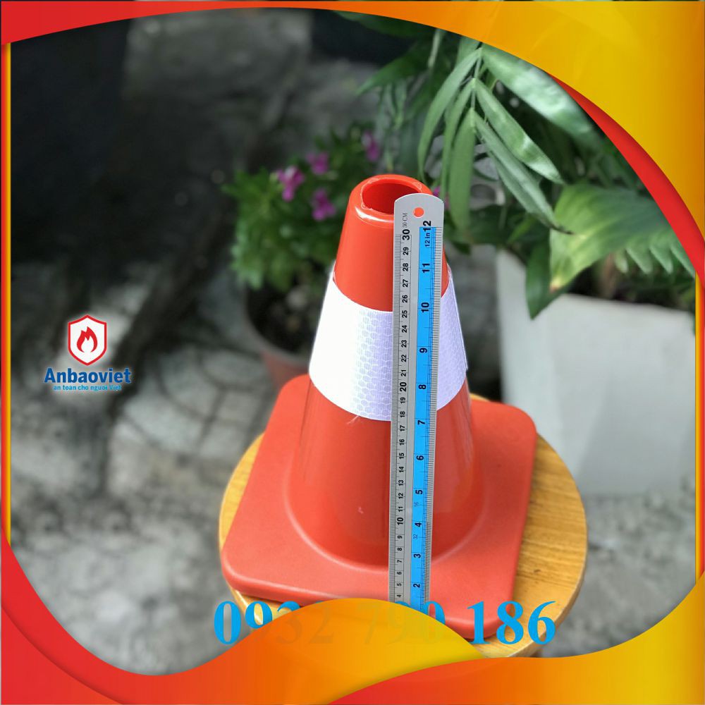 Cọc tiêu giao thông phản quang chóp nón loại 30cm