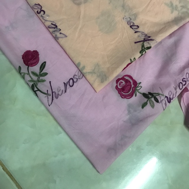 Vải thô hoa hồng thêu