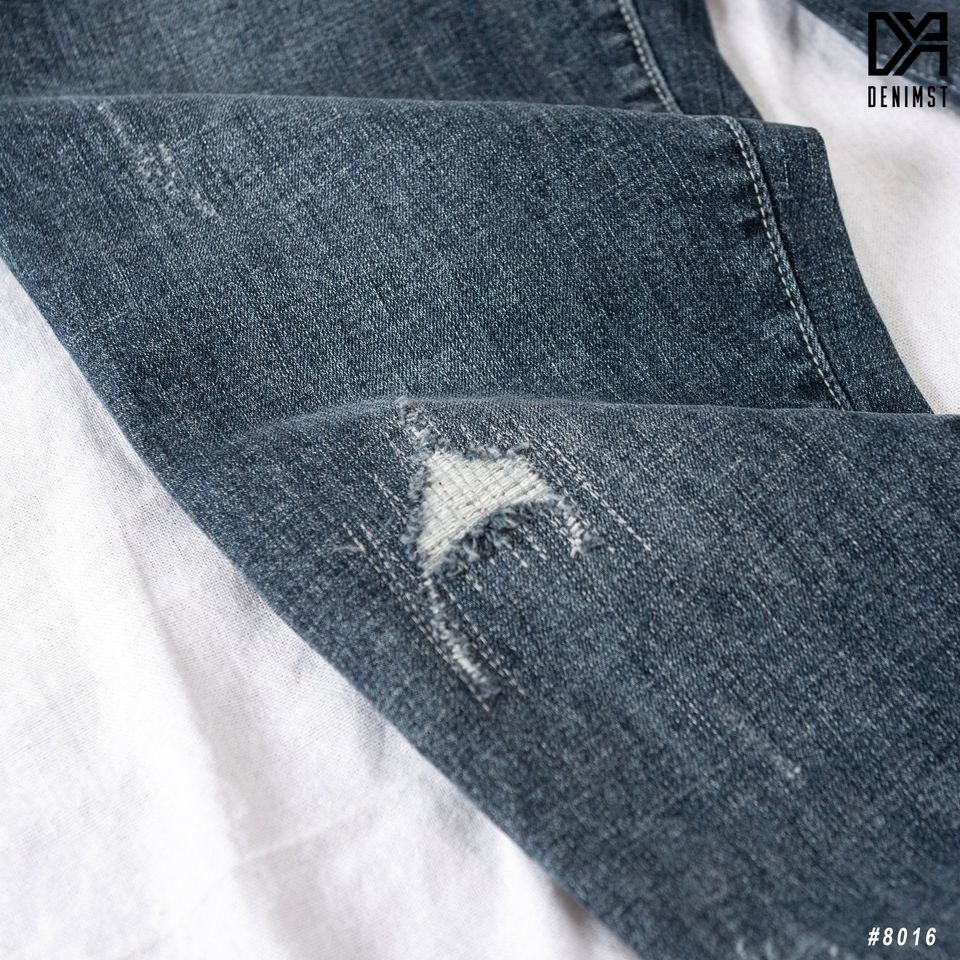 Quần jean nam xanh đậm rách gối carrot fit DENIMST, quần bò nam ống côn 8016 | BigBuy360 - bigbuy360.vn