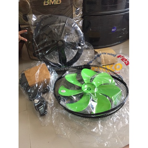 MÂM NHỰA QUẠT SENKO 106 1636 41cm, ống sắt vặn tán phía dưới đế