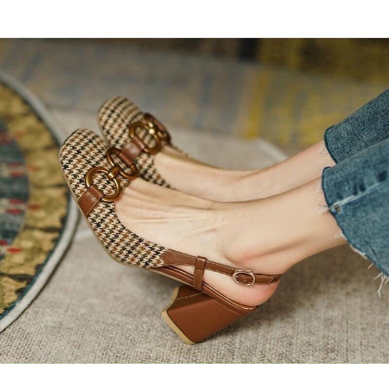 Sandal kẻ phong cách Retro vintage 2021
