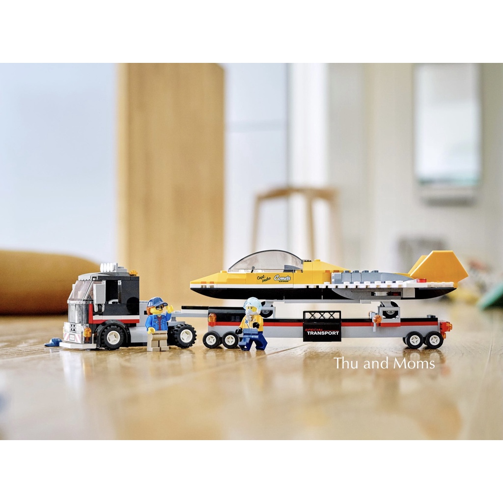 Lego City 60289 xe chở máy bay
