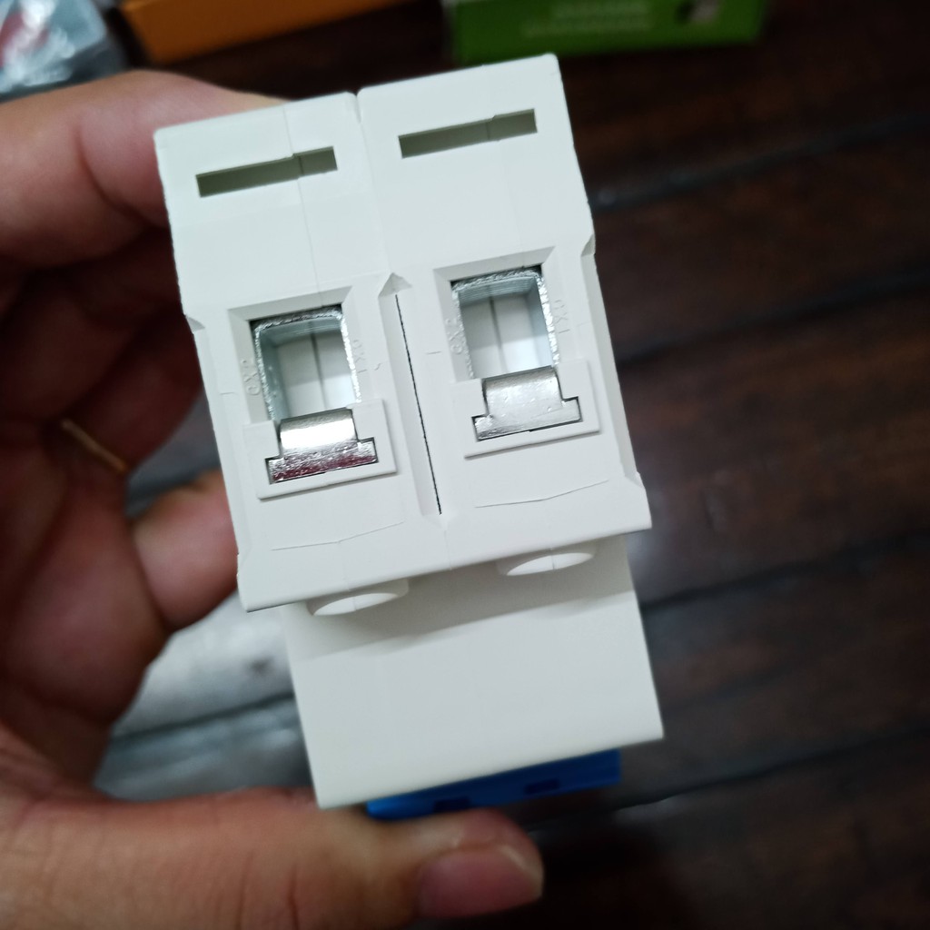 [RMSCSH] Aptomat, cầu dao điện, CB  1 pha 2 cực 20A, 40A 220VAC - Chất lượng cao