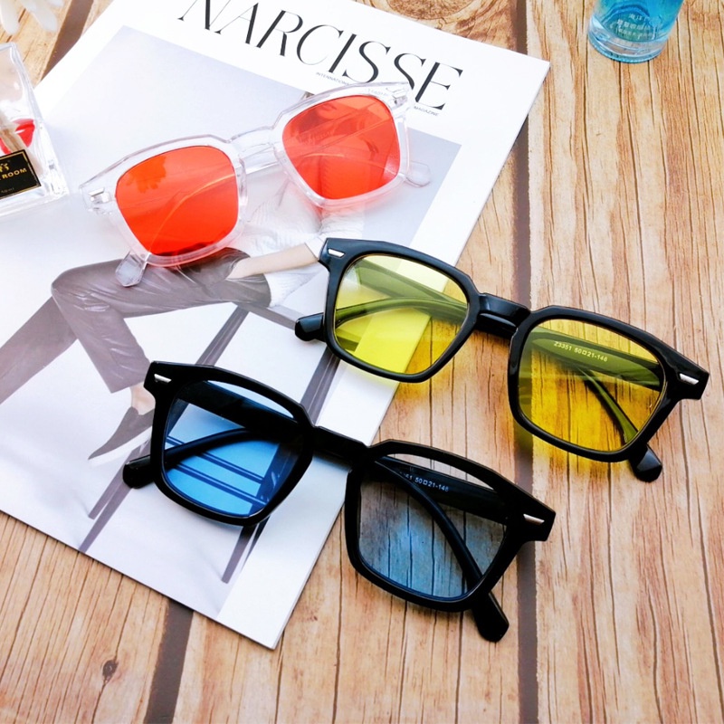 Fashion square sunglasses with colored lenses and lenses