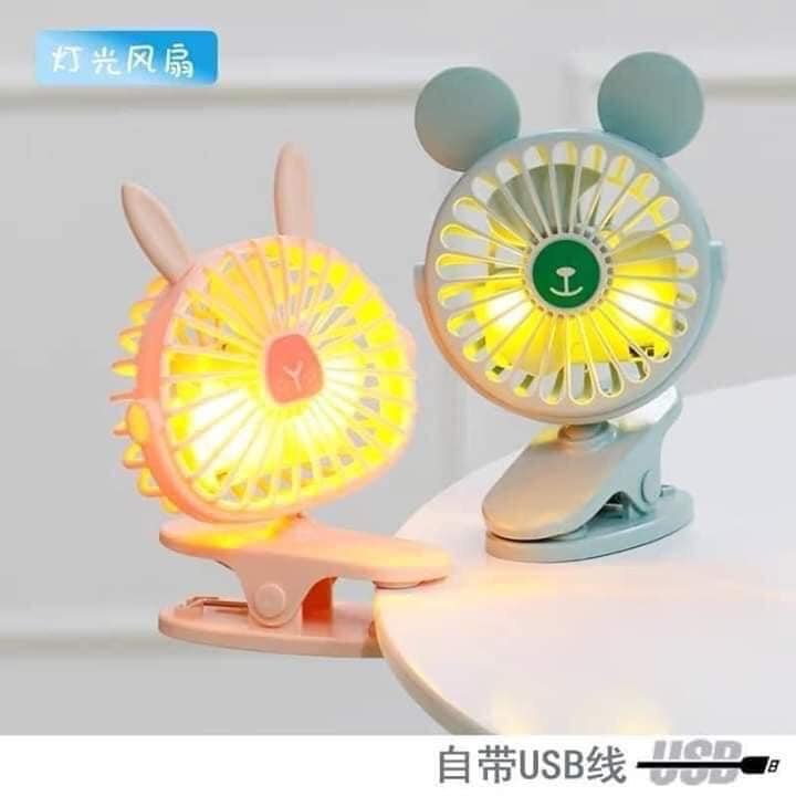 Quạt mini 2 trong 1 có kèm kẹp bàn tiện lợi cho dân văn phòng và trẻ em
