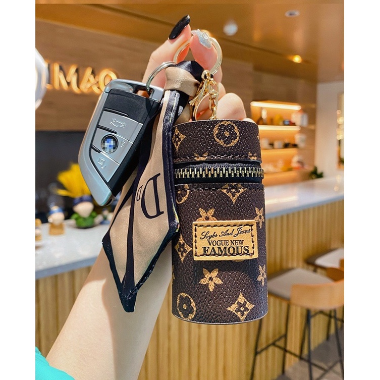 Móc khóa túi LV cao cấp tiện dụng, kiểu dáng thời trang siêu xinh,Túi có thể đựng son, vật dụng nhỏ cho các nàng