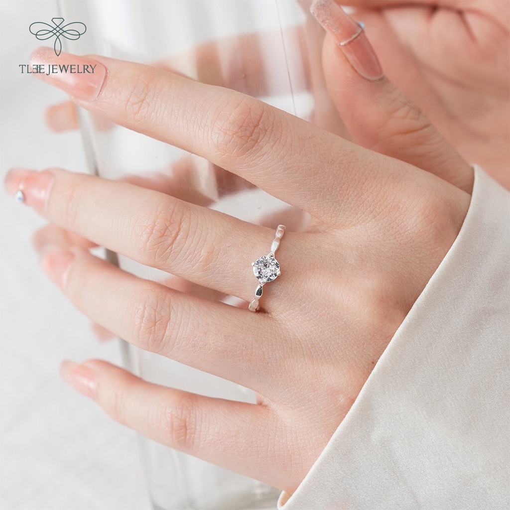 Nhẫn bạc nữ TLEE ổ đá tròn 6li bốn chấu viền trơn hình ziczac độc đáo NCJ A0206