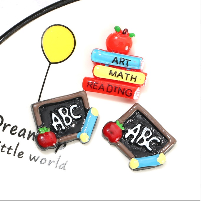 Charm sách vở English và bảng đen cho các bạn trang trí vỏ ốp điện thoại, dán Jibbitz, DIY