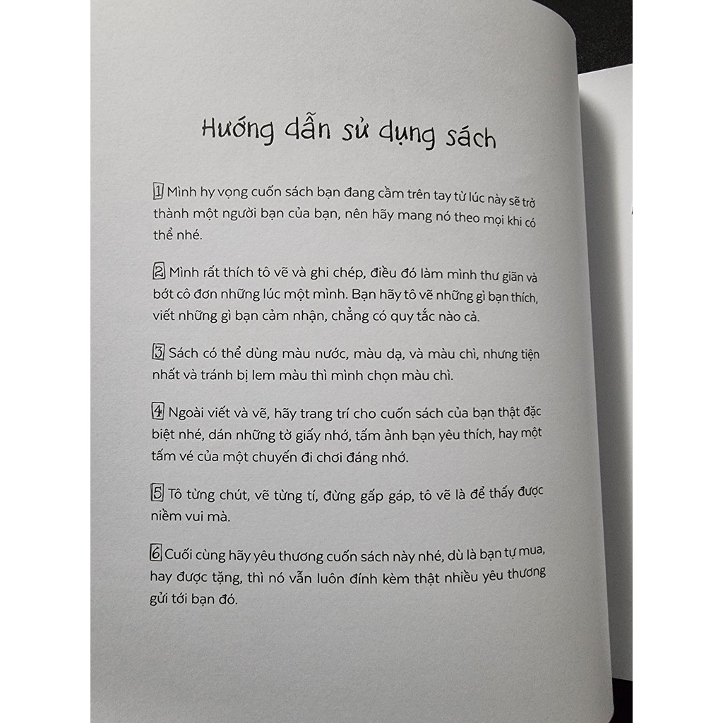 Sách - Mình chỉ là người bình thường thôi + từ điển tiếng em + một cuốn sách buồn...cười (lẻ tuỳ chọn)