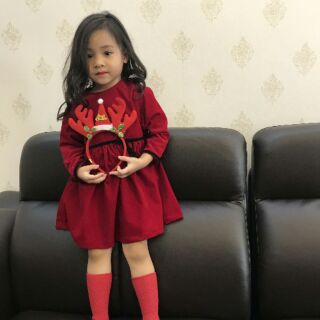 Váy nhung tăm đỏ cho bé
