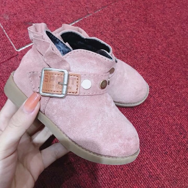 Bốt hồng bé gái