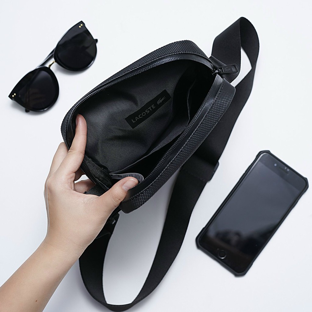 Túi đeo chéo LCT Sample Classic Vertical Bag Cao Cấp chất liệu CHỐNG NƯỚC, để được ipad