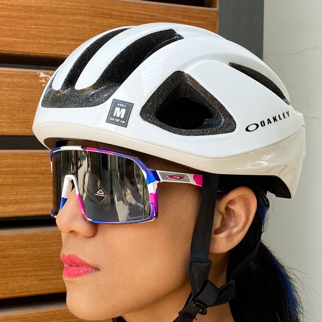 Nón Bảo Hiểm Xe Đạp Oakley ARO3 Lite – White