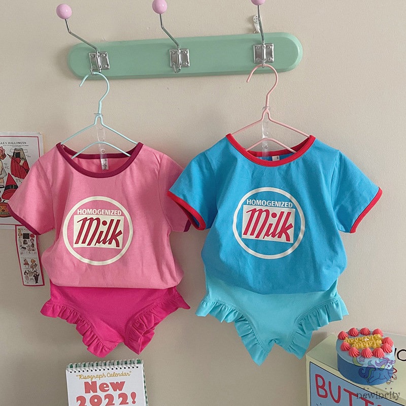 Set Áo Thun Tay Ngắn In Chữ + Quần Short Nhún Bèo Dễ Thương Cho Bé Gái