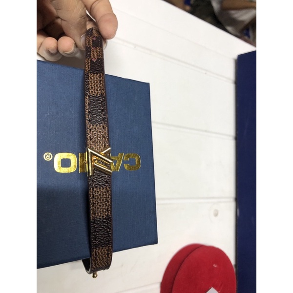 Ví da bò khắc - Vòng Tay LV