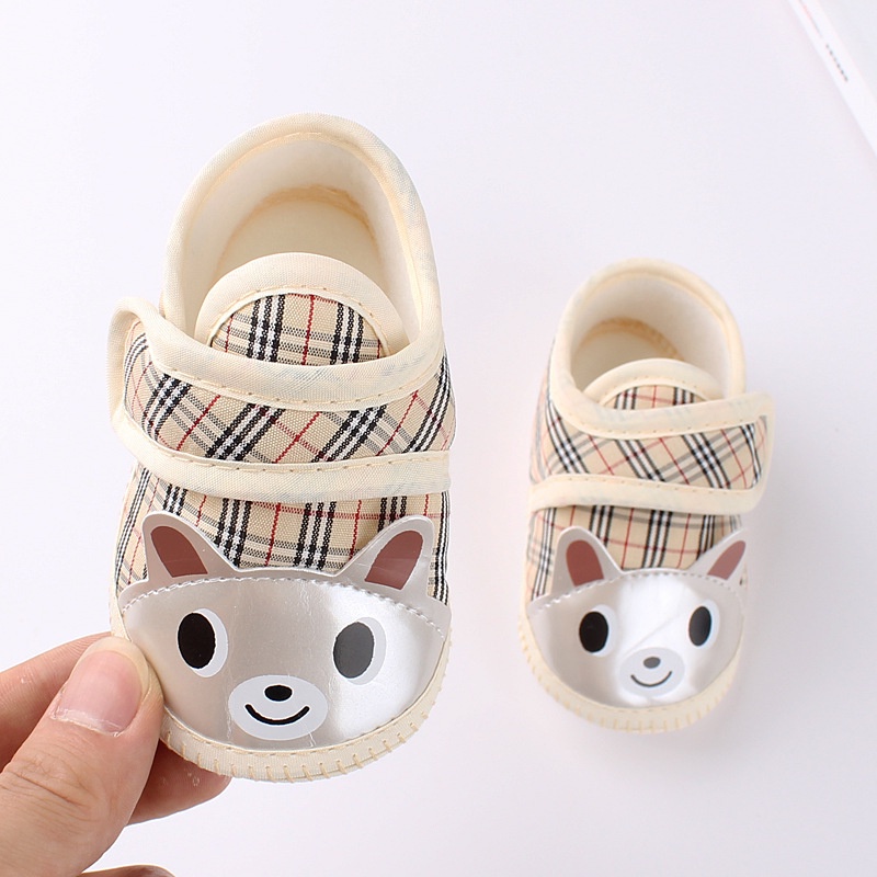 Giày cotton mềm mại in họa tiết hoạt hình dễ thương dành cho bé sơ sinh 0-18 tháng tuổi