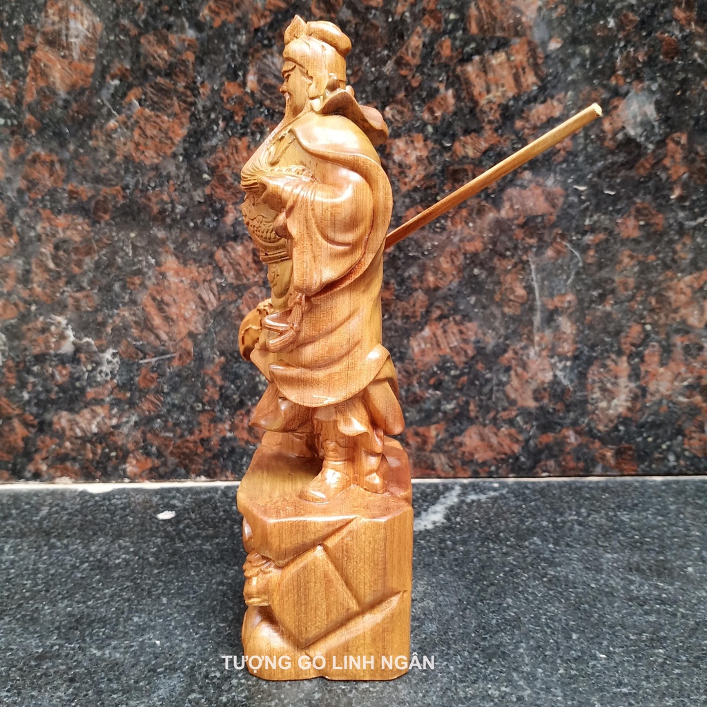 Tượng quan công bằng gỗ thơm
