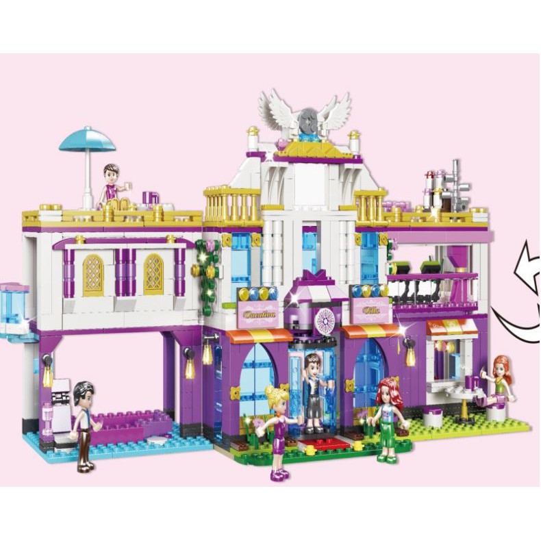 Bộ láp ghép le go tòa lâu đài của gia đình bé gái