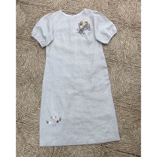 Đầm linen tưng premium thêu tay mà be muối tiêu