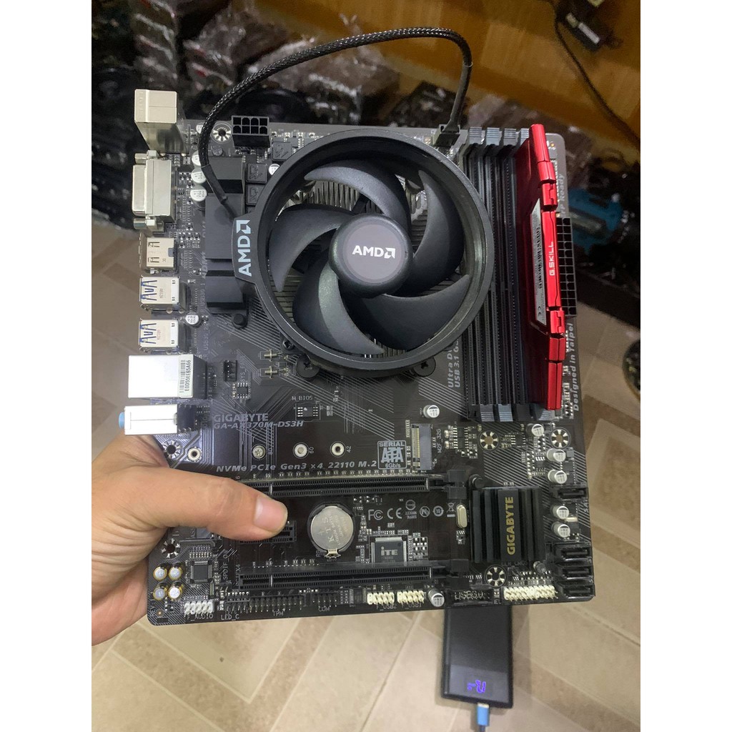 Combo cho AE ráp máy  - Mainboard Gigabyte X370M DS3H ( ko fe ) - CPU Ryzen 5 2600 fan box - Ram Gskill 8GB bus