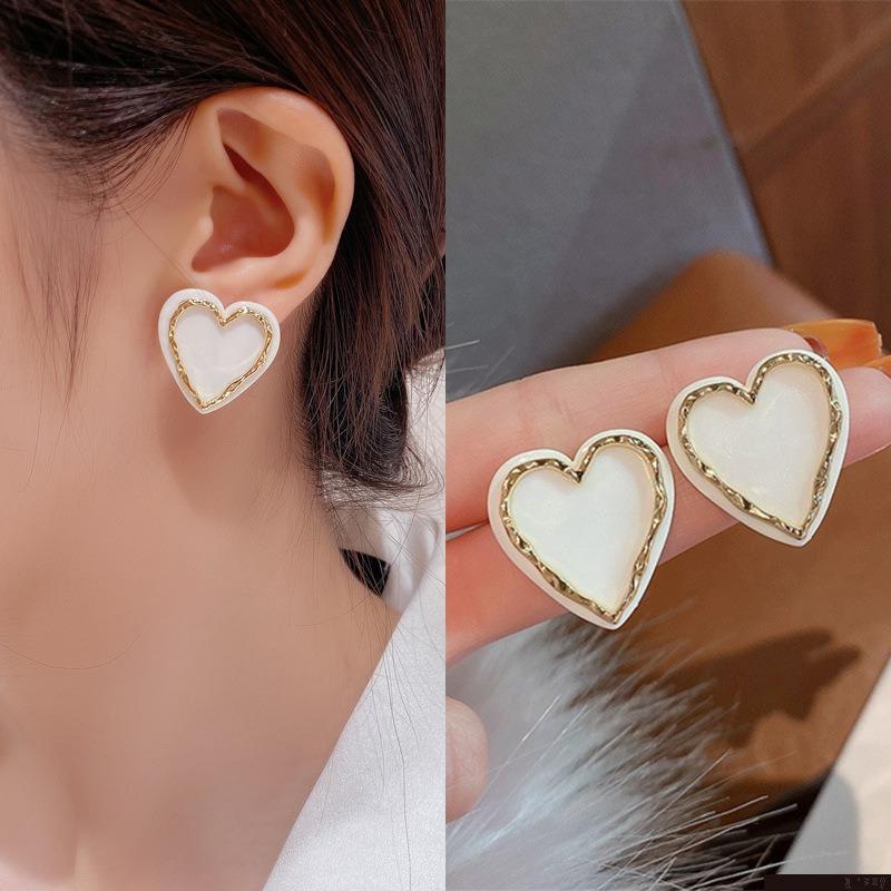 Đôi khuyên tai hình trái tim thời trang cho nữ