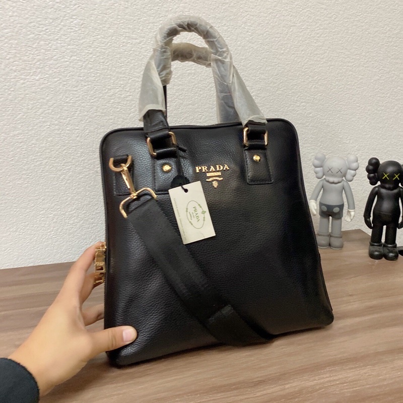 Túi đeo chéo nam Prada- da bê cao cấp Au nhập khẩu new fullbox