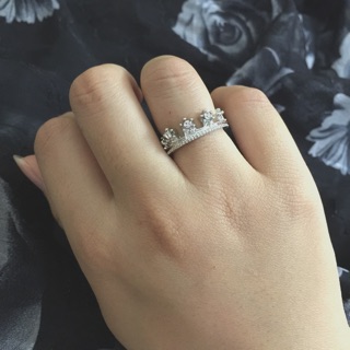Nhẫn vương miện đá nhân tạo
