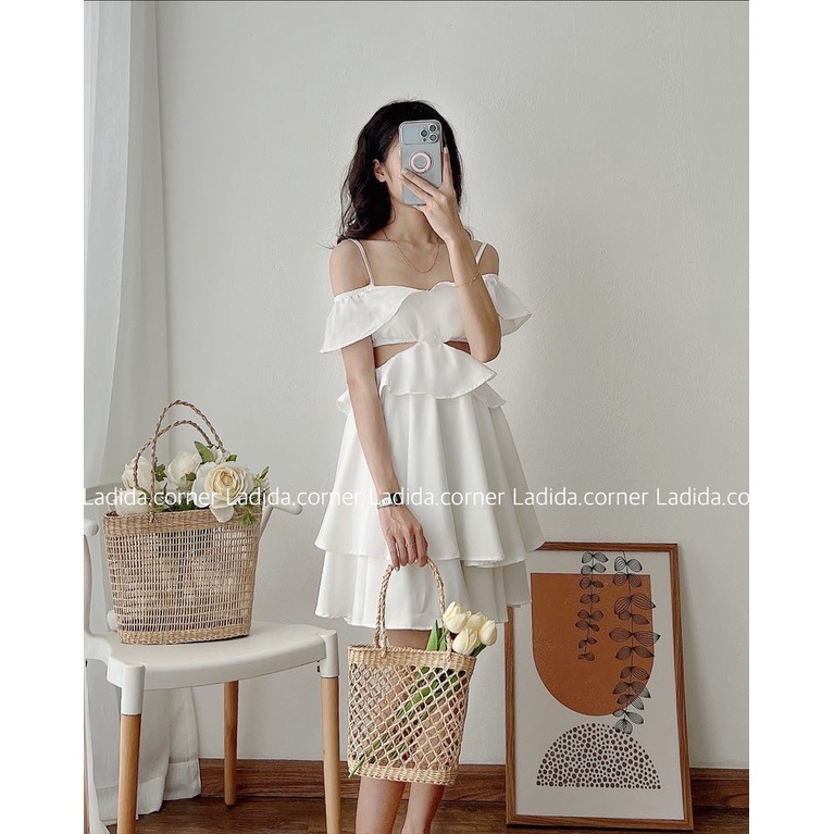 Váy trễ vai hai dây khoét eo màu trắng siêu xinh
