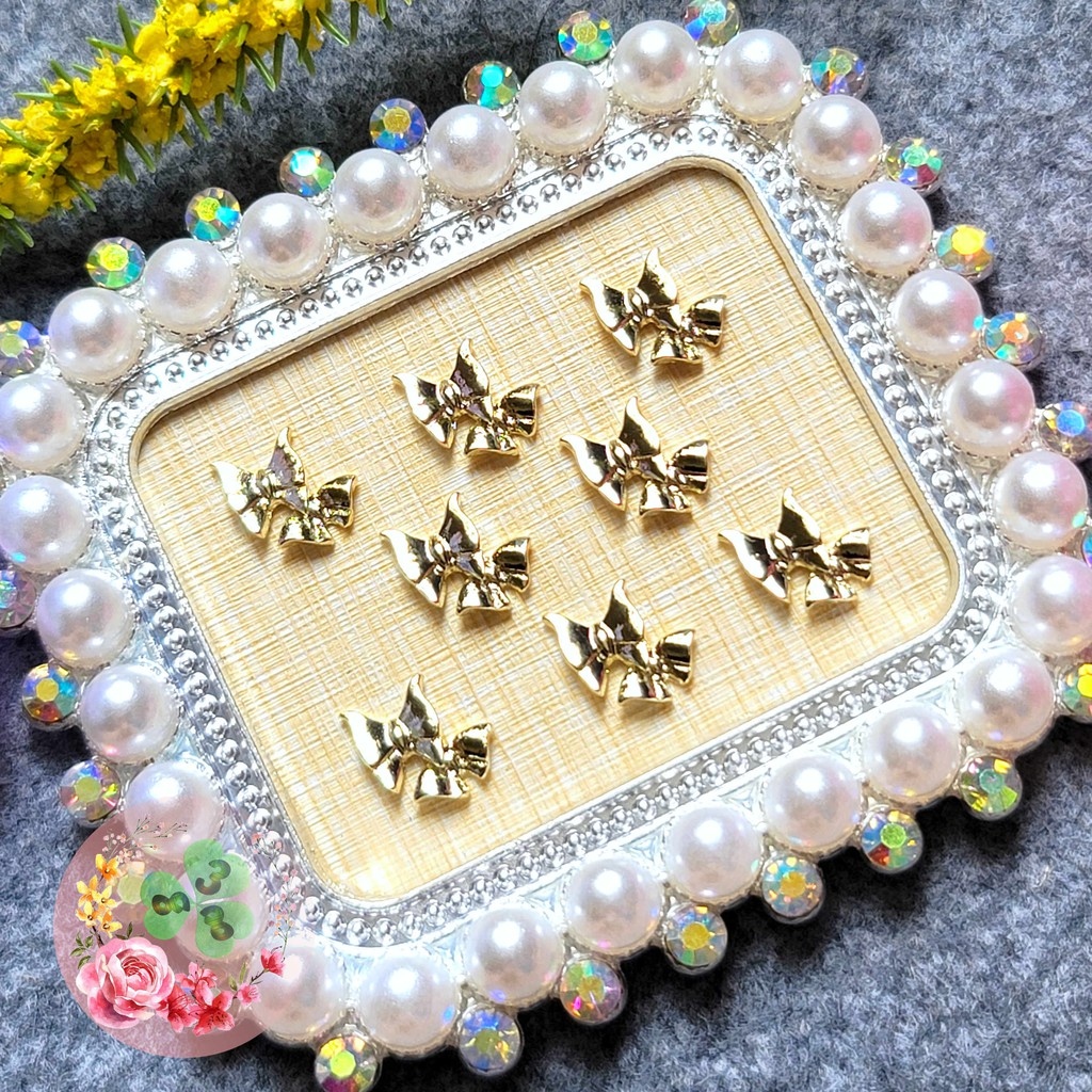 Mã CR251 . Charm kim loại đính đá trang trí móng siêu xinh.