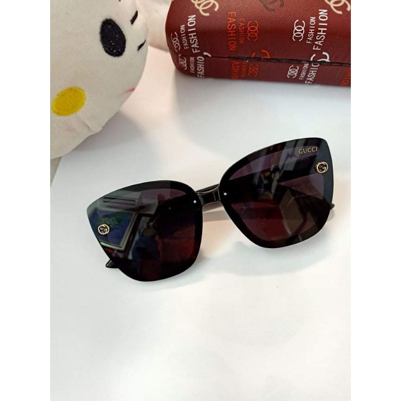 Kinh chuyên dụng đi nắng