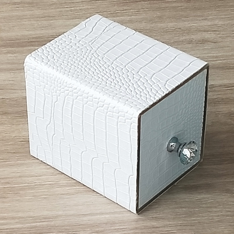 Hộp Khử Trùng Dụng Cụ Làm Móng Bằng Tia UV Có Thể Sạc Lại Tiện Dụng