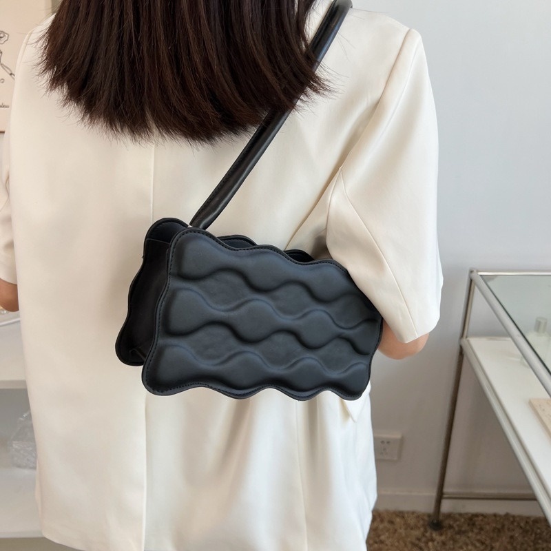 Túi Đeo Chéo Hình Vuông Nhỏ Màu Trơn Thêu Nổi Họa Tiết Thời Trang Mùa Hè Hàng Mới 2023