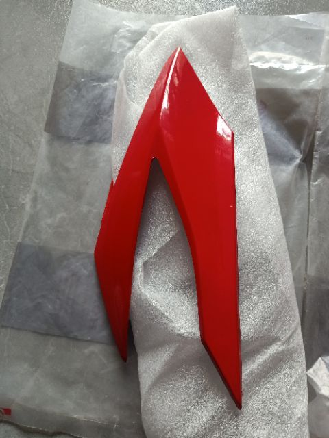 Tai thỏ sonic màu đỏ