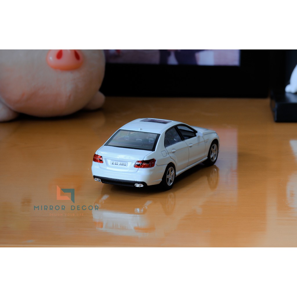 Mô hình xe Mercedes Benz E63 AMG 1:36