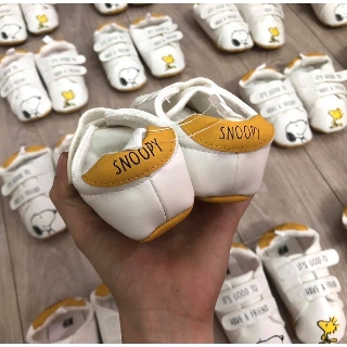 Giày tập đi Snoopy trắng