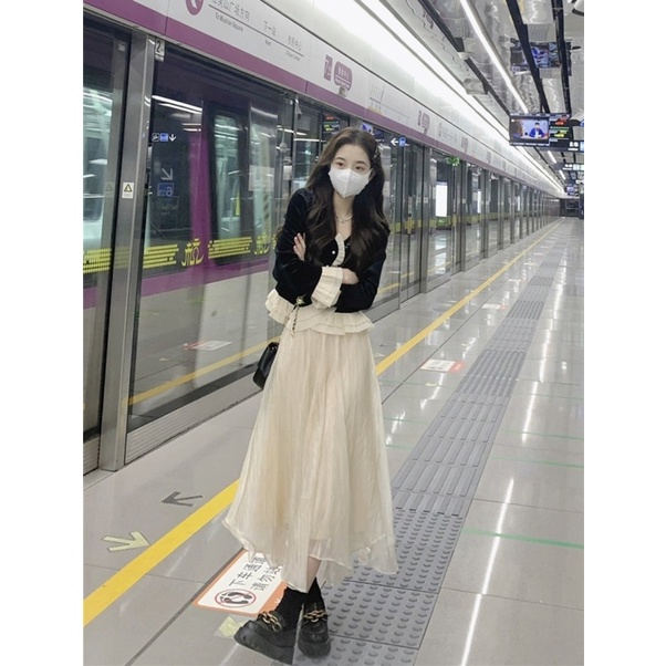 Set Áo Nhung Đen Mix Chân Váy Tơ 2 Lớp