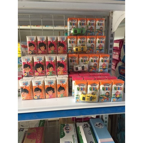 1 lốc sữa zin zin 4 hộp 110ml