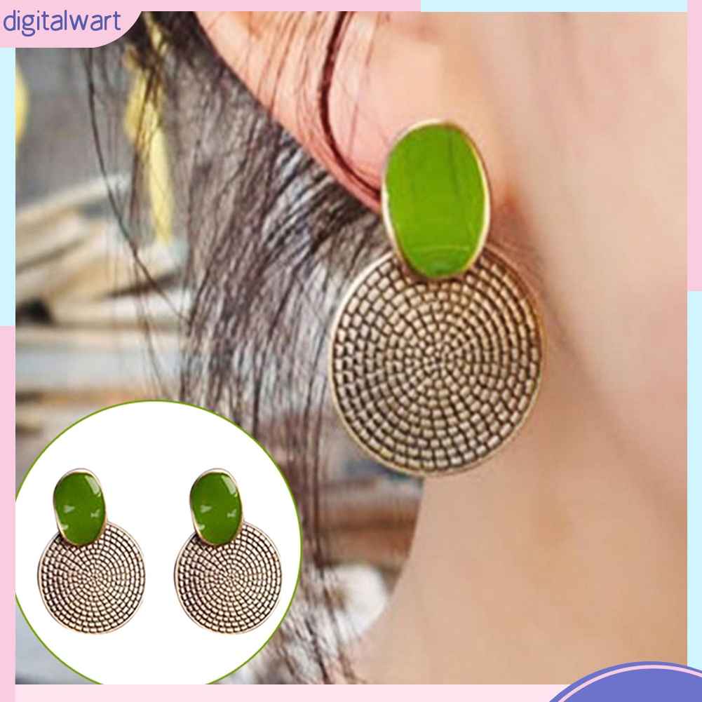 Bông tai dáng tròn hợp thời trang phong cách cho nữ