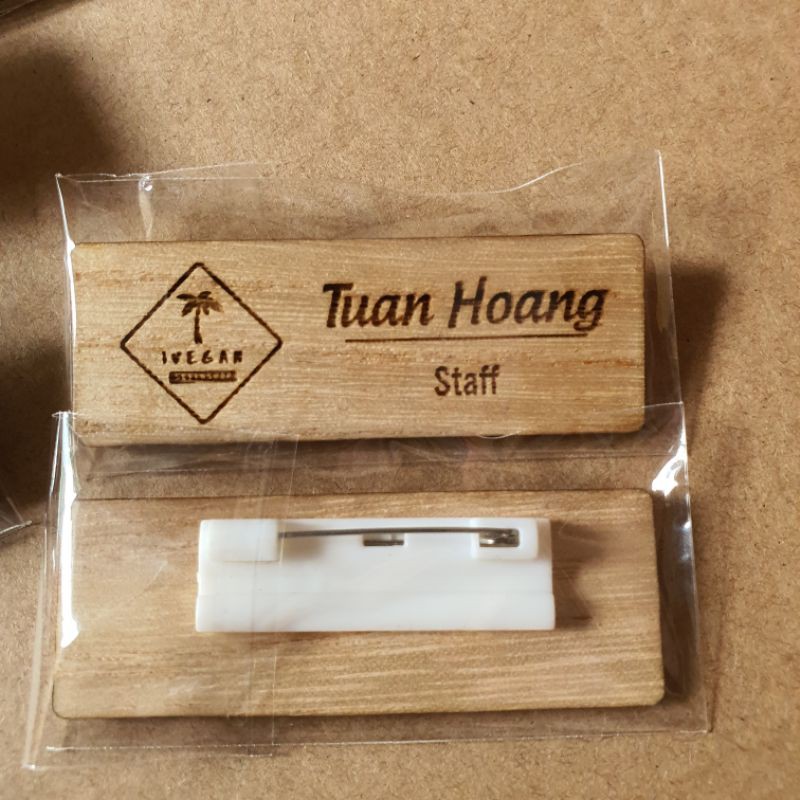 Bảng tên nhân viên gỗ