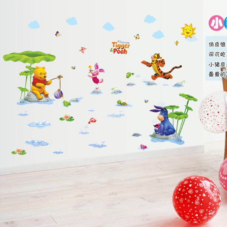 Tranh decal dán tường CHÚ GẤU PULL ĐI CÂU CÁ cho bé - Decal dán tường
