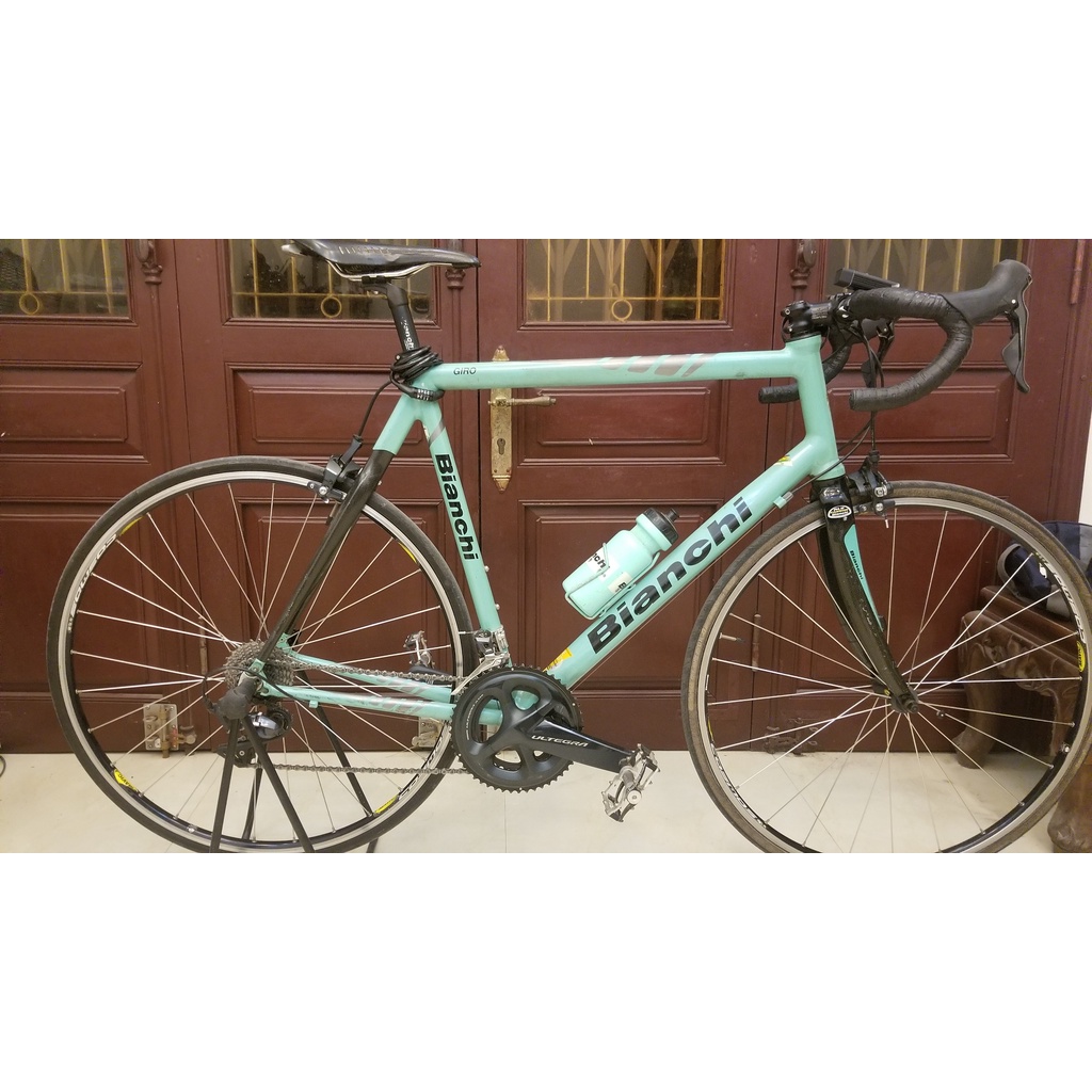 Xe đạp đua Road bike Bianchi Giro khung carbon, sản xuất tại Ý