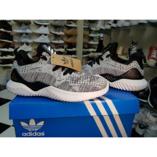 Giày thể thao alpha bough xám đen